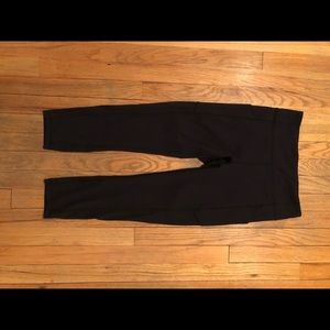 🍋LULULEMON LIKE NEW // WORN ONCE Black Leggings!!
